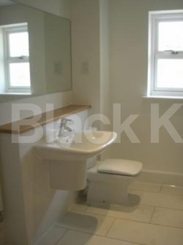 			5 Bedroom, 1 bath, 1 reception Flat			 Canal Boulevard, CAMDEN NW1